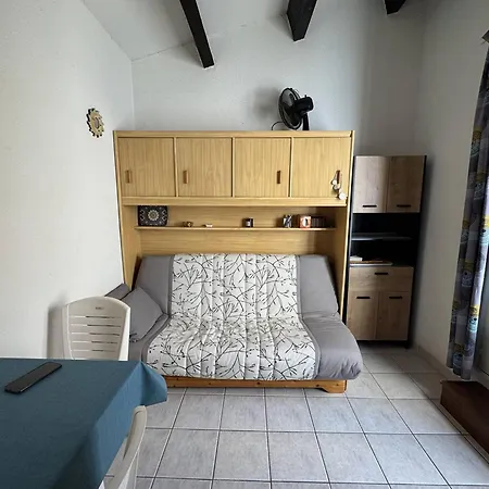 Mezzanine A La Pinede Pour 4 Pers, Parking Prive - Fr-1-749-94