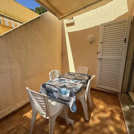 Apartment Mezzanine A La Pinede Pour 4 Pers, Parking Prive - Fr-1-749-94 *